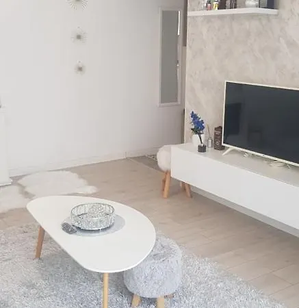 Apartment White Terezian
